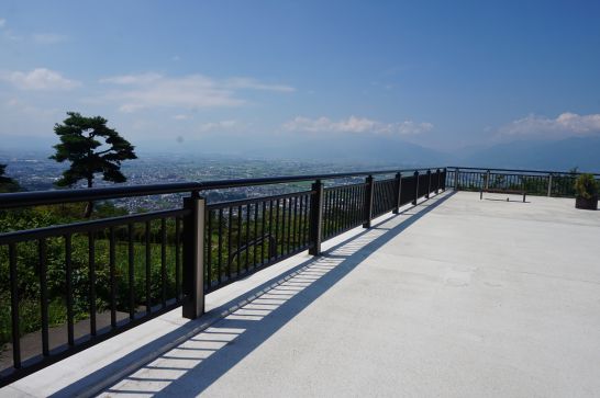 松本アルプス公園の展望広場からの景色
